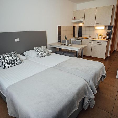 Sobe Rooms Nataly Сезана Экстерьер фото
