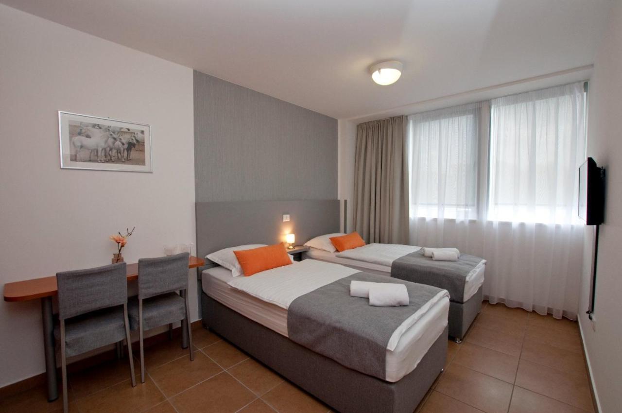 Sobe Rooms Nataly Сезана Экстерьер фото