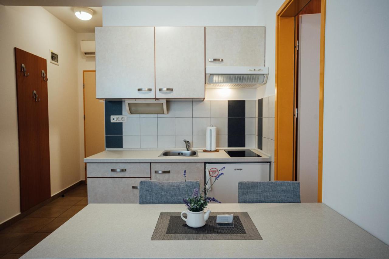 Sobe Rooms Nataly Сезана Экстерьер фото