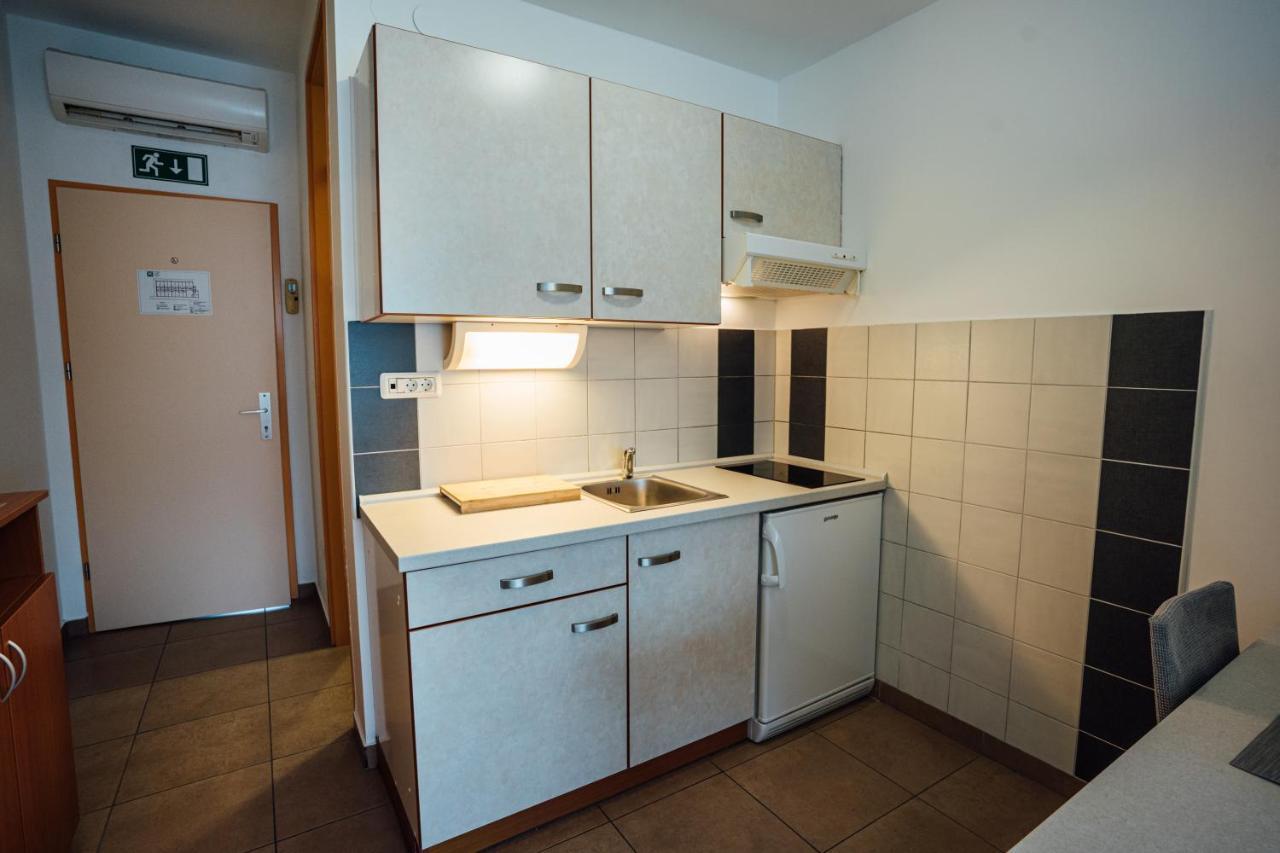 Sobe Rooms Nataly Сезана Экстерьер фото