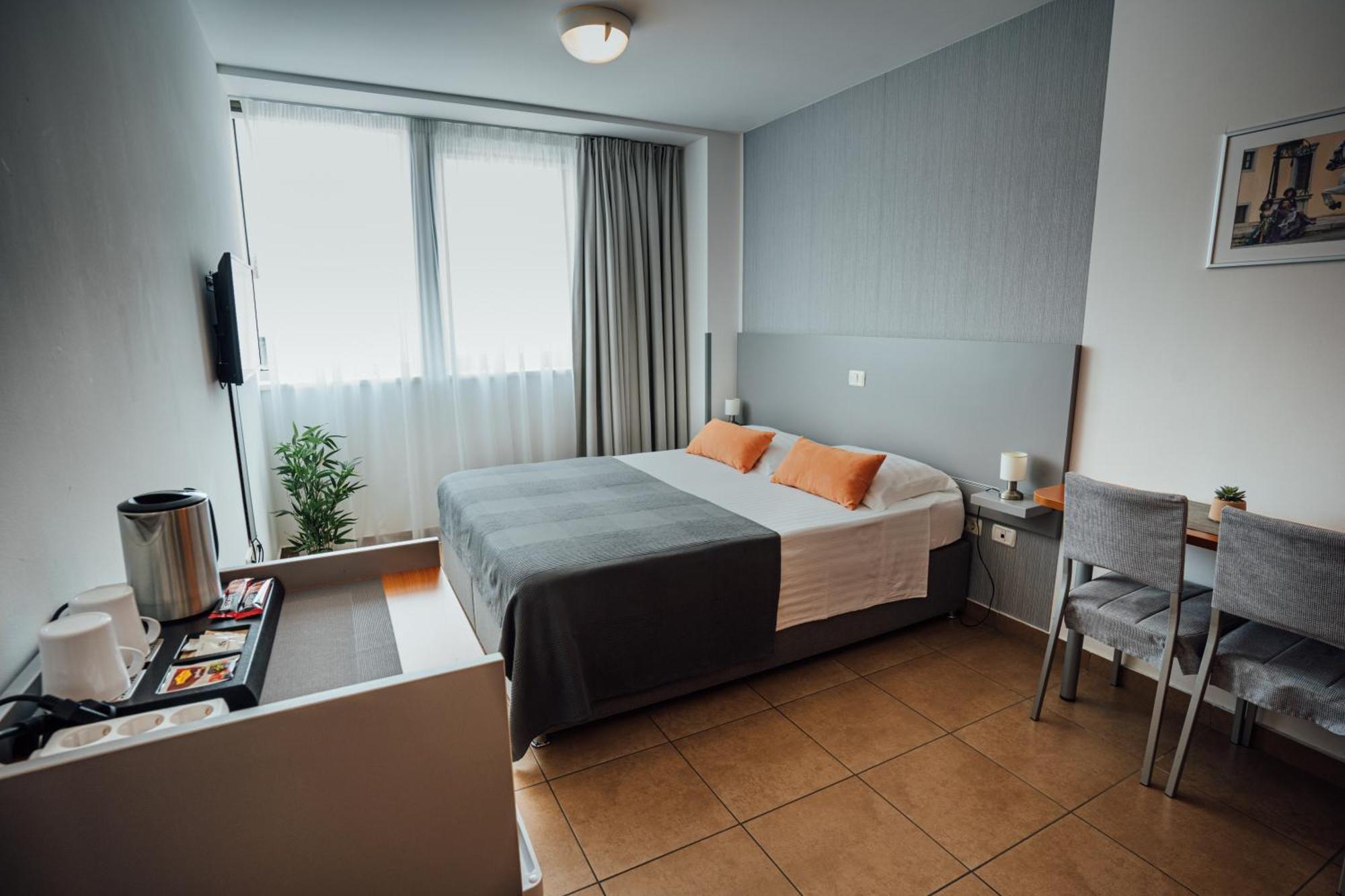 Sobe Rooms Nataly Сезана Экстерьер фото