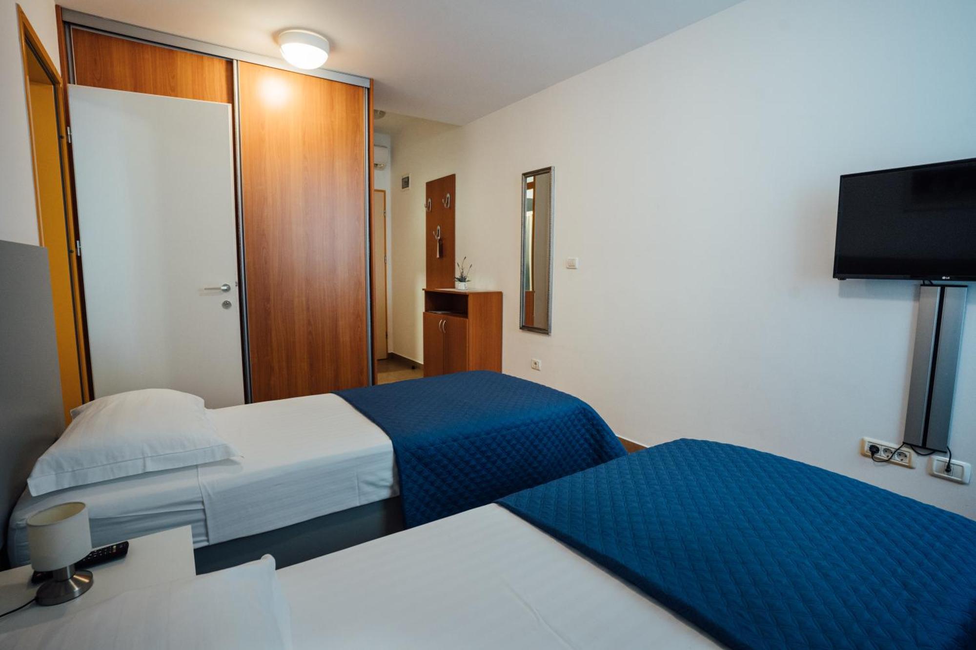 Sobe Rooms Nataly Сезана Экстерьер фото